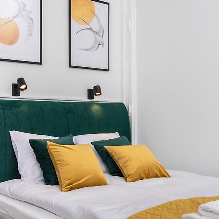 Premium Splendid Old Town Suites - By Upstairs Krakow Bagian luar foto