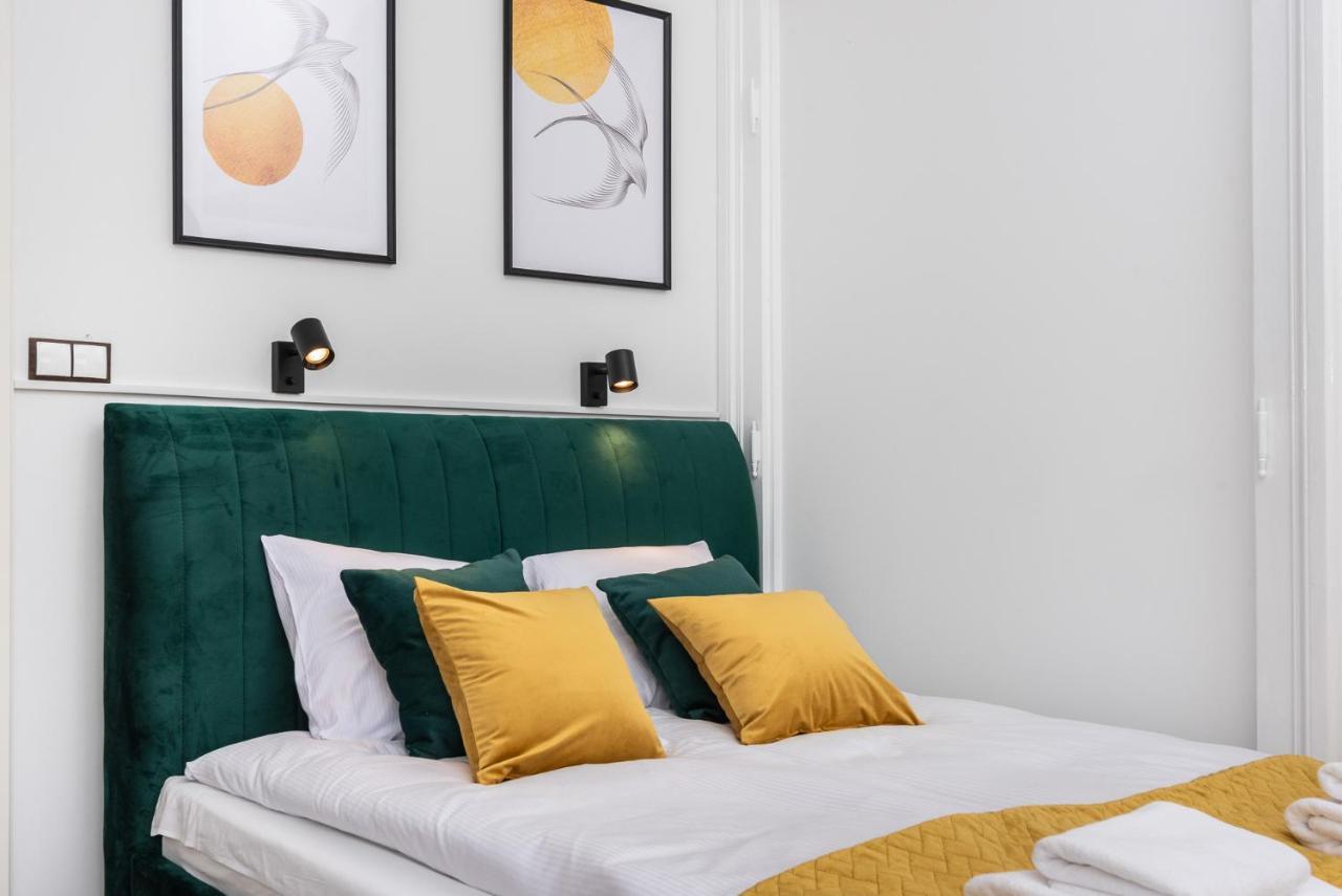 Premium Splendid Old Town Suites - By Upstairs Krakow Bagian luar foto